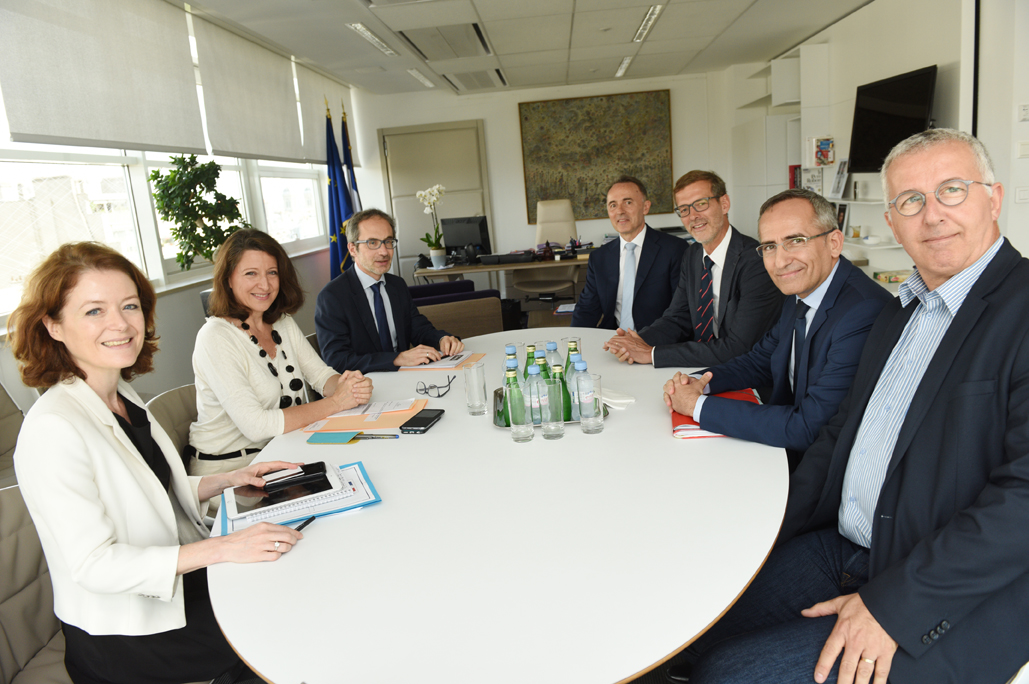 L’UNSAF a rencontré le 4 juillet dernier la ministre de la Santé avec les autres acteurs du secteur : le SYNAM, le SYNEA et le pôle audiologie du SNITEM. Cette rencontre, demandée par le syndicat, avait pour objet d’envisager la mise en œuvre de l’accord sur le « reste à charge zéro » signé en juin et de lister les questions restées en suspens.